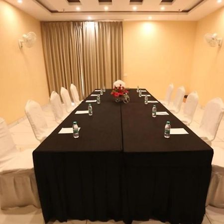 Hotel Krishna Palace, Ayodhya 외부 사진