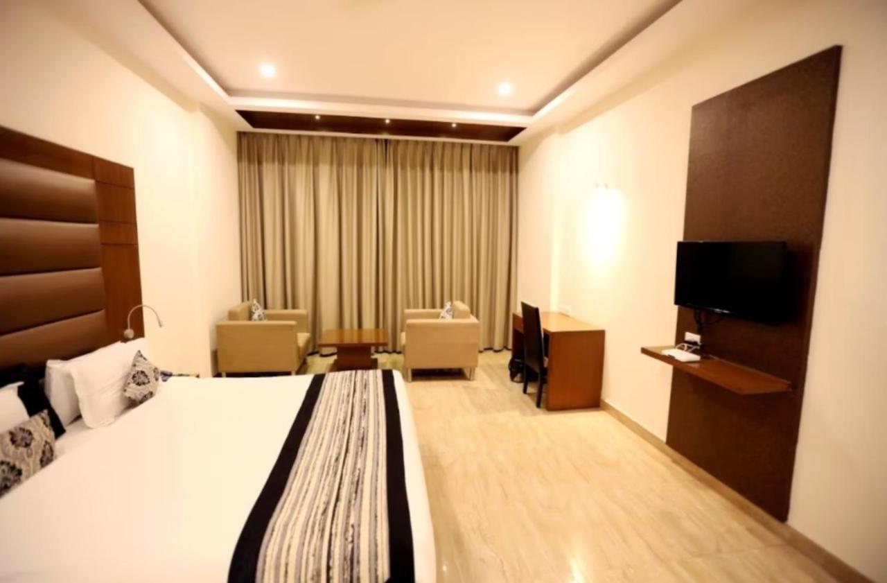 Hotel Krishna Palace, Ayodhya 외부 사진